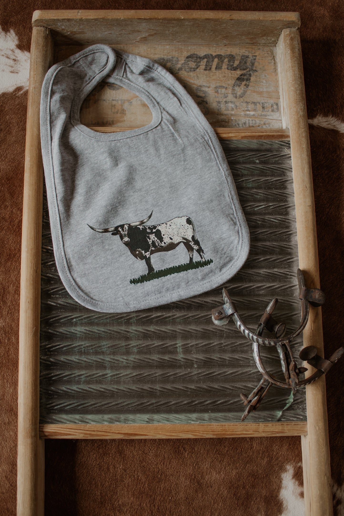 Longhorn Bib - Grey
